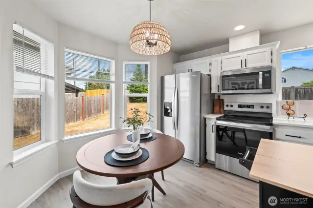 Light and bright kitchen nook!