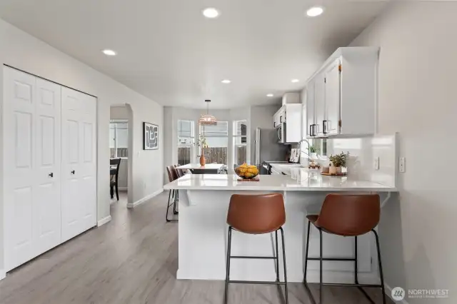 Eat up bar and walk in pantry.