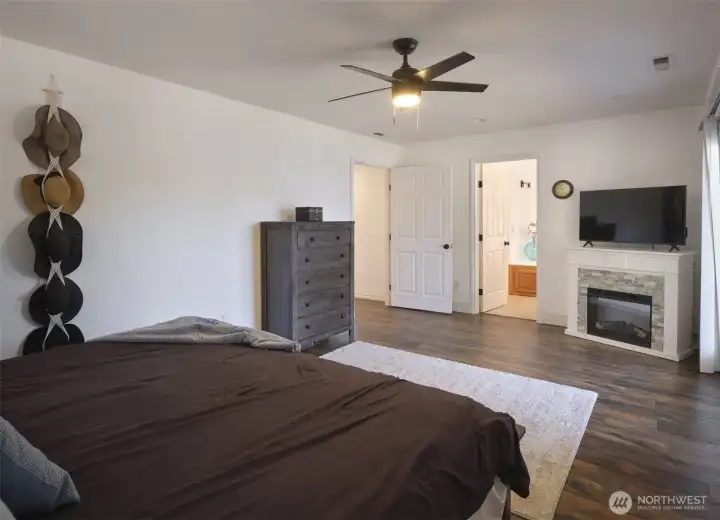 Primary bedroom and en suite