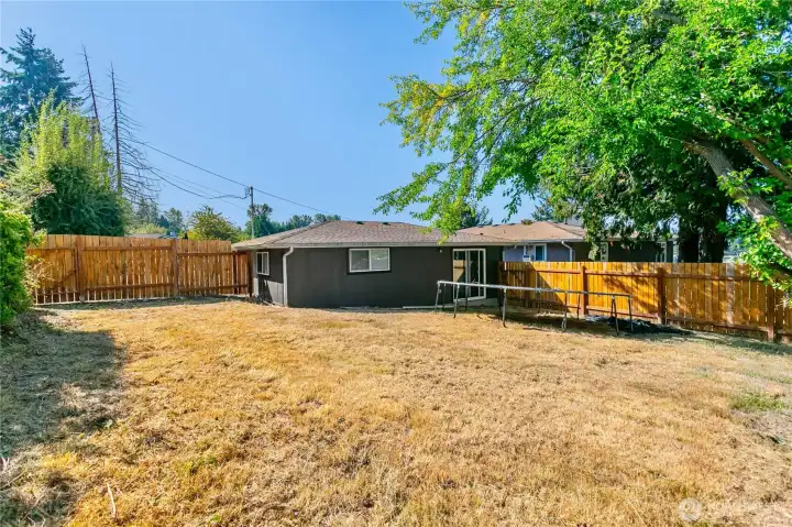 DADU Dedicated Fenced Yard