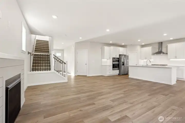 Disclaimer Secondary photos of same floor plan on different lot in different community: Photos are from another Luna, finishes, upgrades, and features may vary.