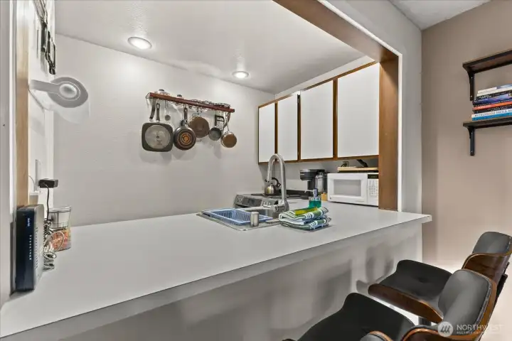 Breakfast bar is a great spot to have a casual meal.