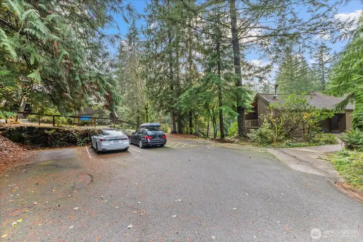 Rocky Draw is conveniently located right next to the Recreation Building (on the right)! In the Rec Building is a pool & hot tub, a play room, meeting room, racquetball, basketball courts - you name it!