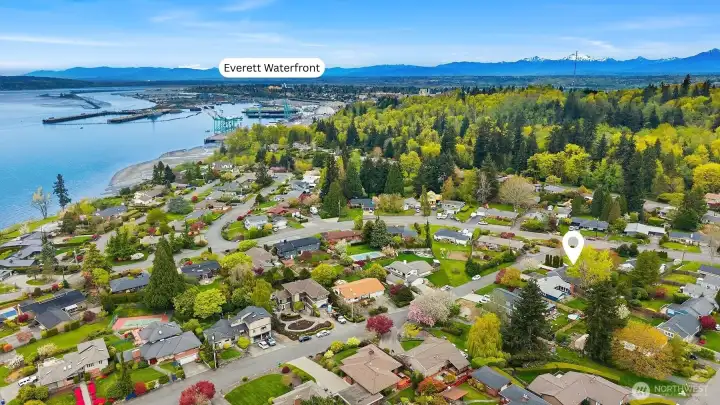 Aerial photo facing Northeast showcasing close proximity to Everett Waterfront.