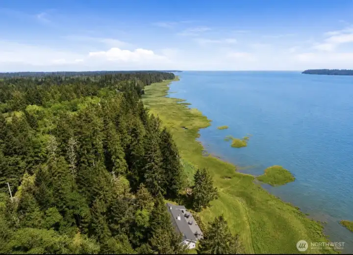 Sweeping views of Willapa Bay