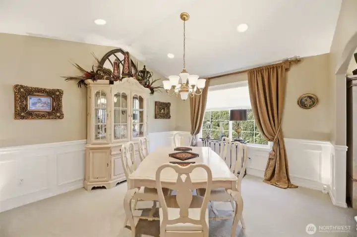 Formal dinning area