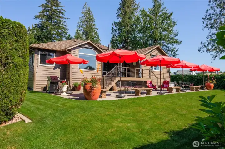 Wonderful gather place to entertain or relax and unwind.