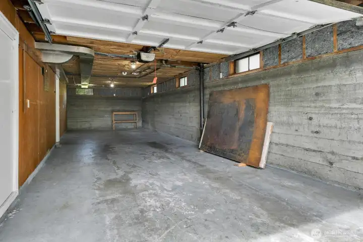 Garage is approximately 540 square feet! Garage is approximately 540 square feet!