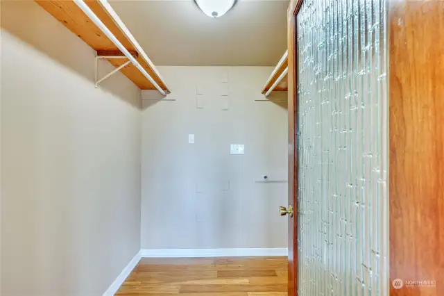 Walk-in Closet