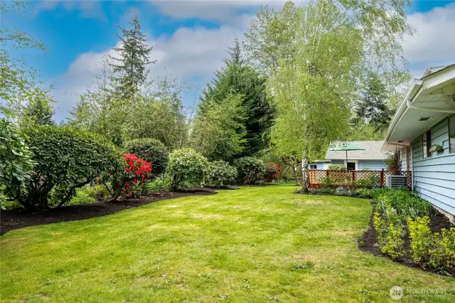 So much space to run, play or garden to your heart's content!