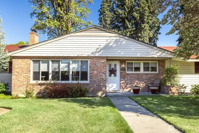 Front Porch highlighting Brick