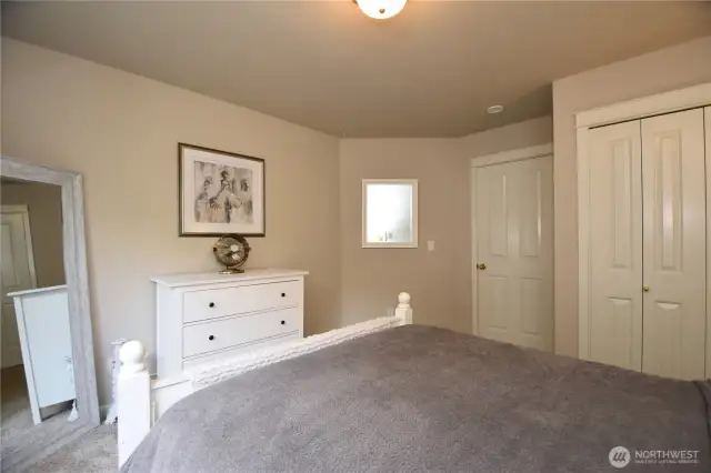 Guest bedroom.