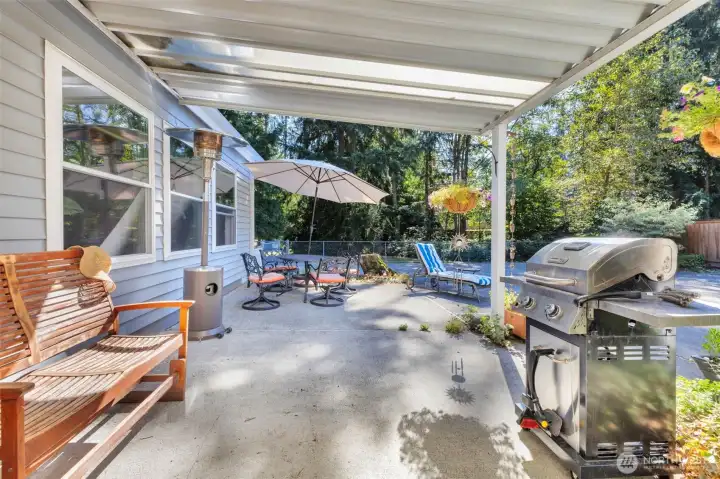 Covered patio off dining area!