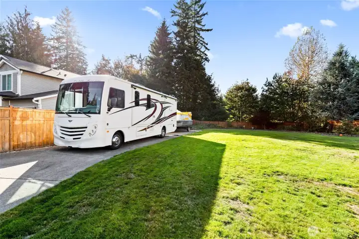 RV parking w/50 amp shore power