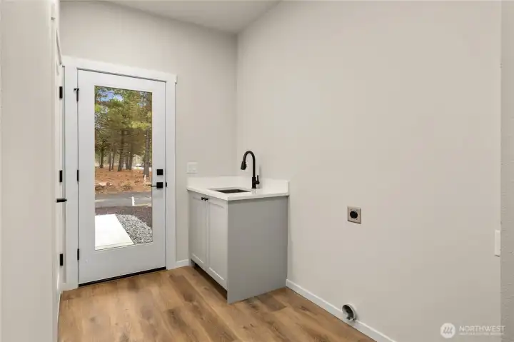 Photos, plans and elevations may be examples representing the community, community  amenities, homes or artist’s renderings that may not accurately represent the actual  condition of a homesite or home as constructed, and may also contain options and  upgrades which are not included in the sale. Trailside Homes reserves the right to make  changes to floor plans, specifications, dimensions, design and elevations without prior  notice. Stated dimensions and square footage, if applicable, are estimated and should  not be used as representations of the home’s actual size