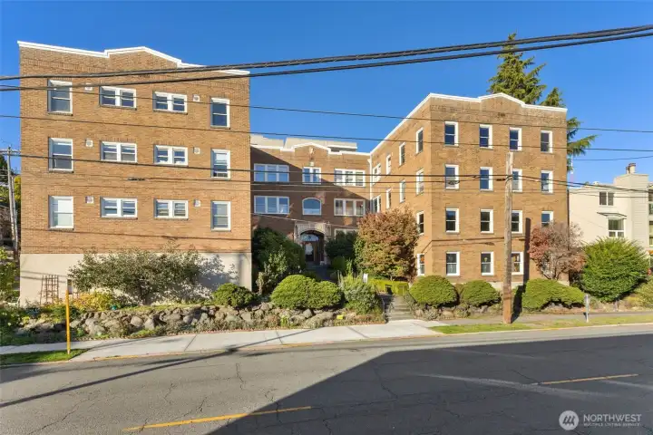 1920s perfection at Olympus Manor.