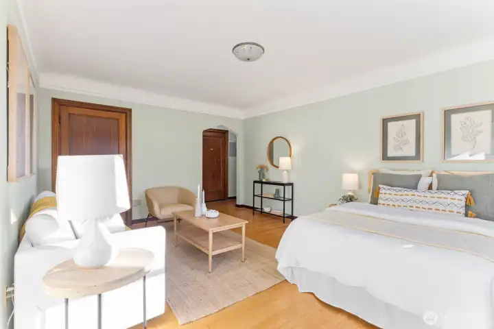 Open space for this studio; plenty of room for a bed and living room set.