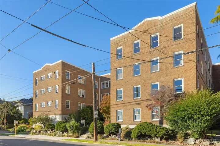 Olympus Manor Co-op has great gathering spaces.