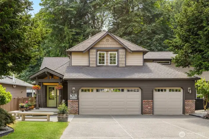 Stunning immaculate Home with 3 car garage on Greenbelt!