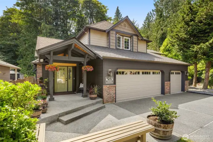 Custom Covered front porch with patio!