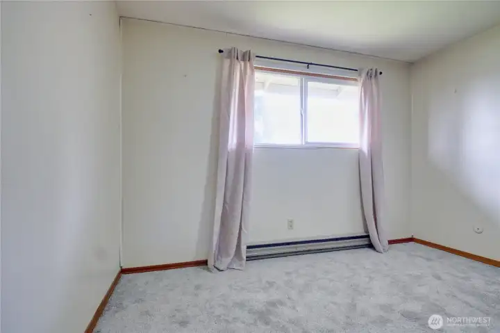Additional bedroom.