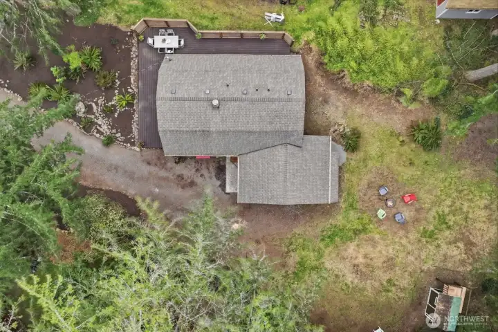 Just minutes from Rattlesnake Lake and the shops and restaurants of North Bend, with easy access to I-90.