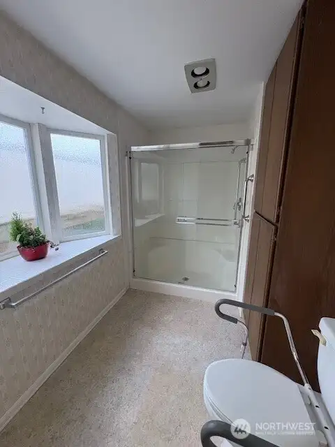 Mstr bath