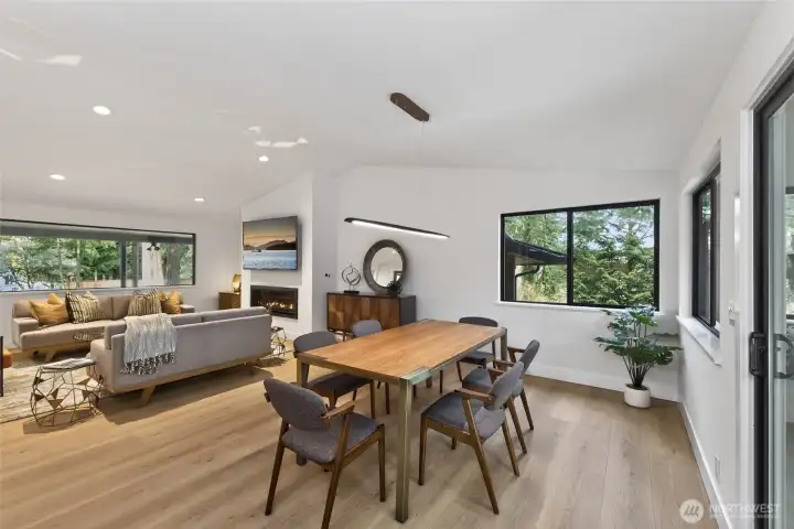 Custom designer lighting & dimmer switches as well as CAT-5 wiring throughout the home. Custom designer lighting & dimmer switches as well as CAT-5 wiring throughout the home.