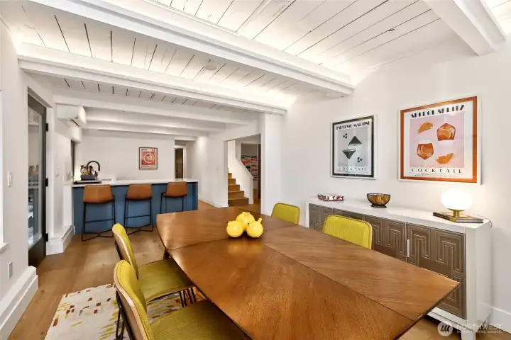 Perhaps you would put a pool table here? Perhaps you would put a pool table here?