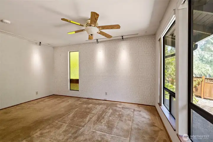 Primary bedroom - so much potential