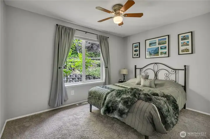 Large guest bedroom on the main floor. (4th BR)