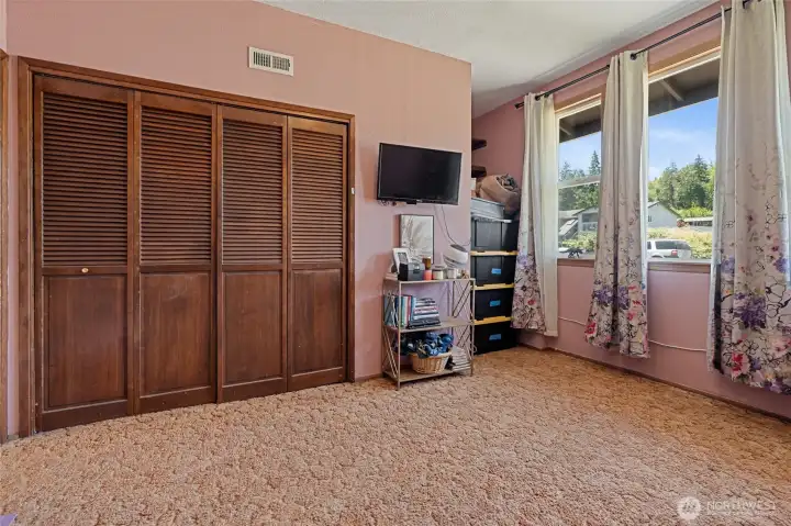 Bonus room/ 4th Bedroom