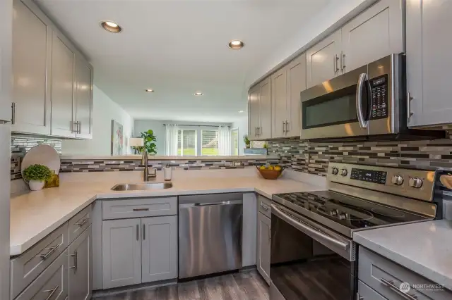 Gorgeous Kitchen overlooking living area