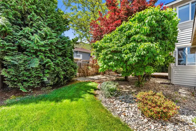 Private yard with large deck for relaxing and enjoying your hot tub