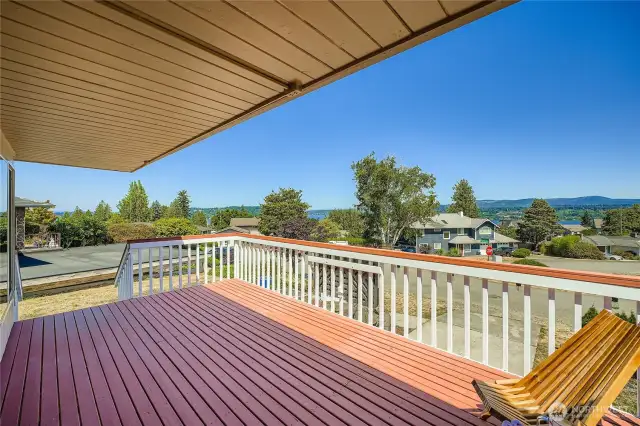 Entertaining size deck from the front door