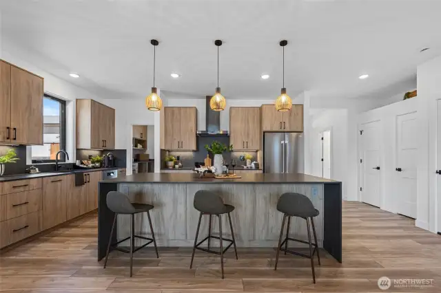 Photos represent builder's finish product and may not be exact.