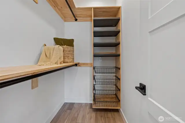 Photos represent builder's finish product and may not be exact.