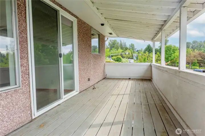 Upstairs Dedicated Covered Deck