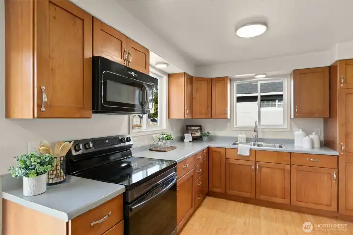 Open and ample kitchen