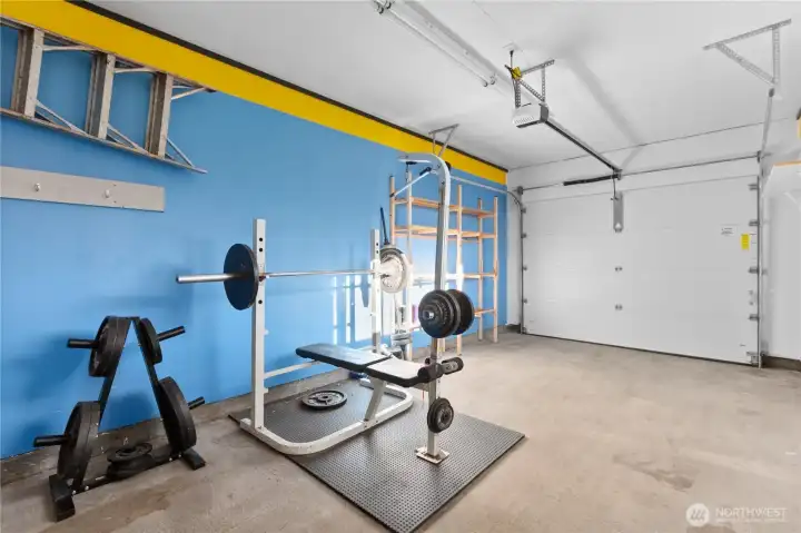 Newer garage perfect for parking/storage/hobbies