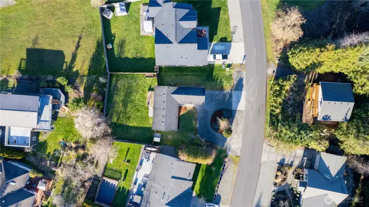 Circular driveway for easy toy maneuvering.