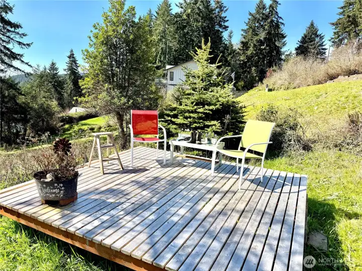 Relax in the garden and enjoy your peacecful view