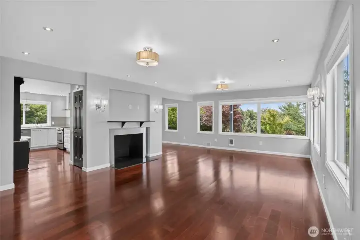 Living room and kitchen entry on the left, dining room entry on the right Living room and kitchen entry on the left, dining room entry on the right
