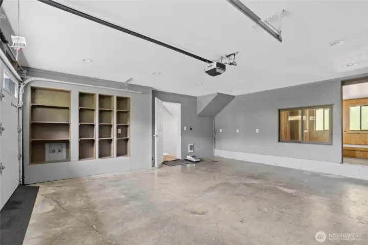 Attached garage Attached garage