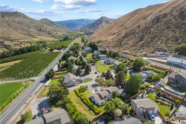 Another great view leading to your home in the hills minutes to everythng in Wenatchee