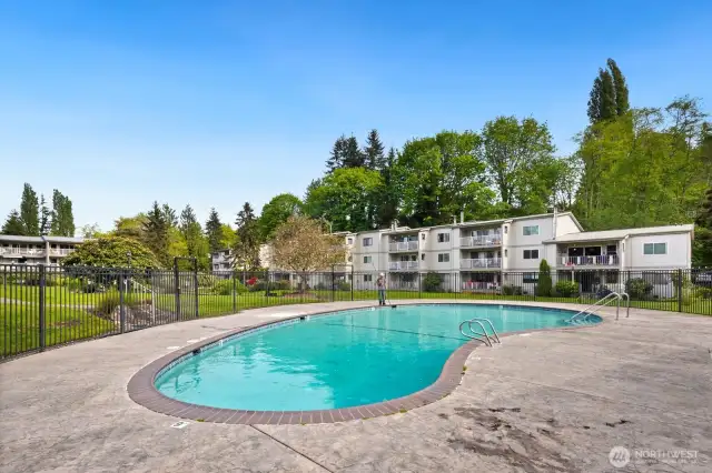 Pool and clubhouse easy access from the unit.