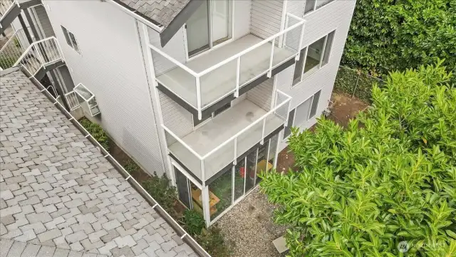 Outside view of 2nd floor deck