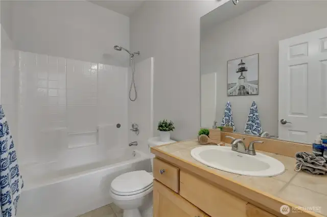 Bathroom next to bedroom 1