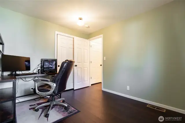 Guest bedroom #1