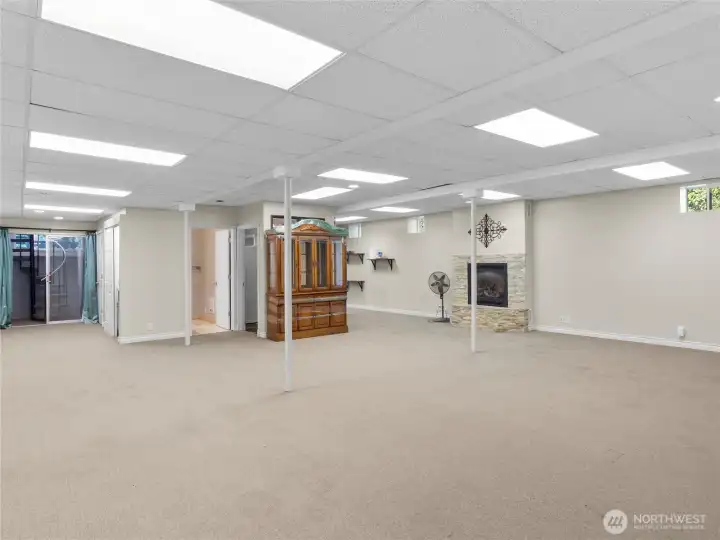 Huge Rec Room in Basement - with Fireplace
